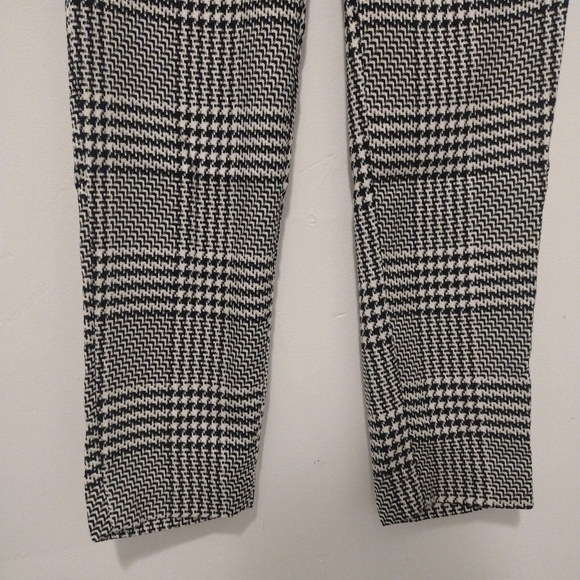 H&M - Houndstooth Plaid High Rise Skinny Pants - Picture 6 of 14